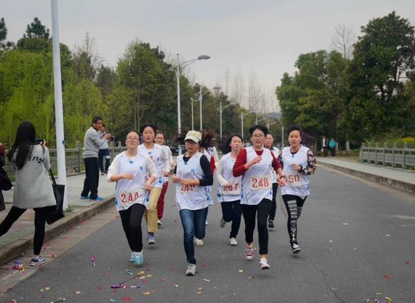 美女的隐藏部位是什么图片